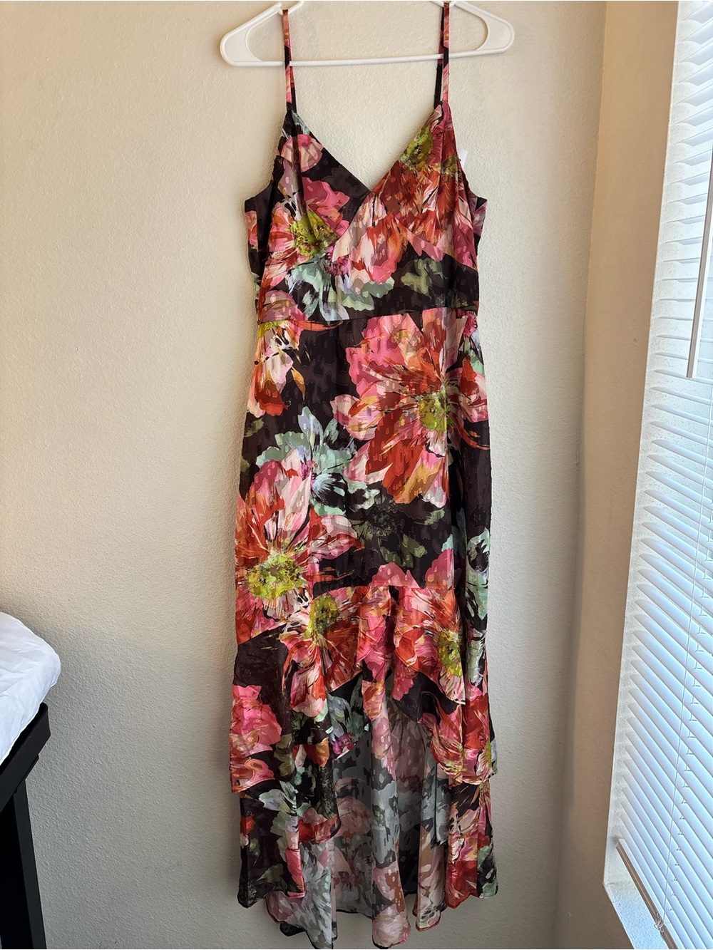 Hutch Floral Midi Dress Size 10 Watercolor Pink Black Chiffon Wedding Guest